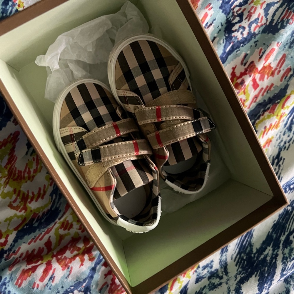 Burberry baby - Picture 2 of 4